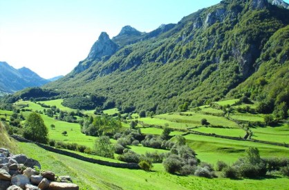 Lush valleys on the Camino San Salvador