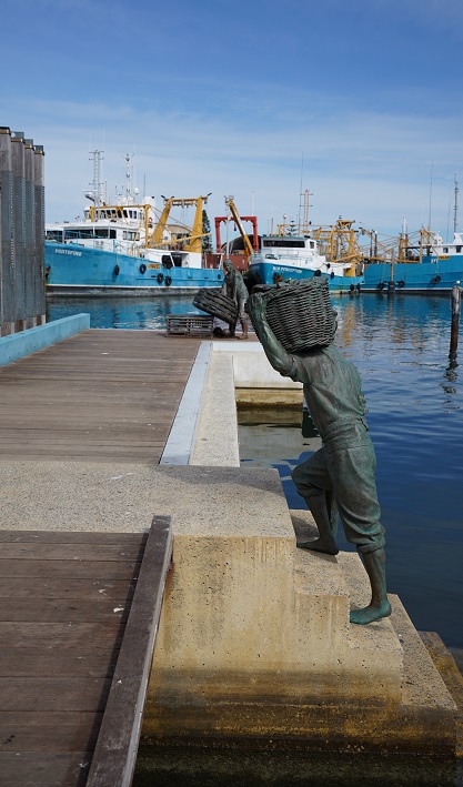 bronze fisherman sculpture, Fremantle Western Australia