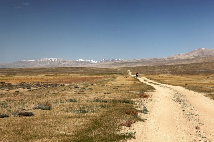 Pamir Plateau in Tajikistan. Source: @Cycling Silk on Facebook