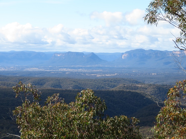 Views over the Capertee Valley