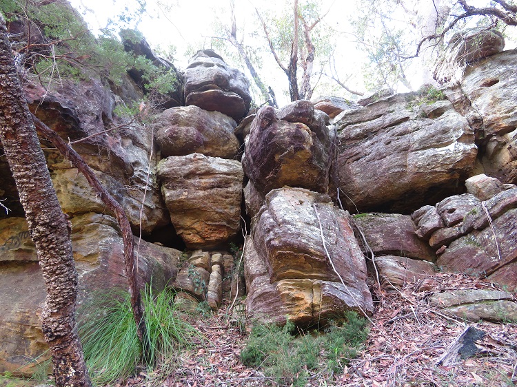 Rocky terrain on the Great North Walk