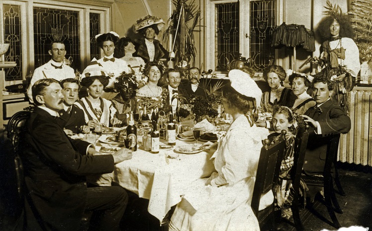 Dinner time at The Hydro Majestic Hotel, Medlow Bath, Blue Mountains. Source: Dictionary of Sydney
