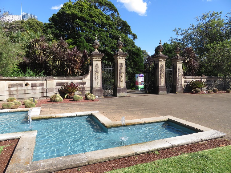 Woolloomooloo Gate to the Botanic Gardens