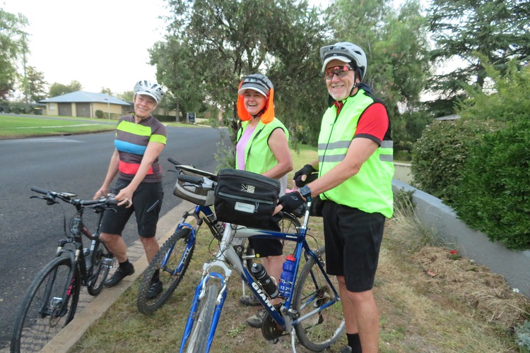 Smiling cyclists in Gulgong
