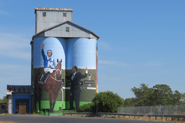 Silo art at Dunedoo celebrating Winx and local jockey Hugh Bowman