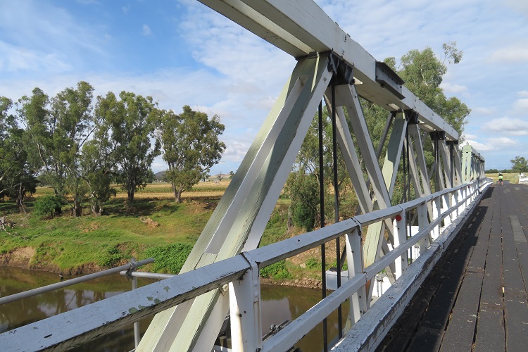 An old bridge crosses the Macquarie River