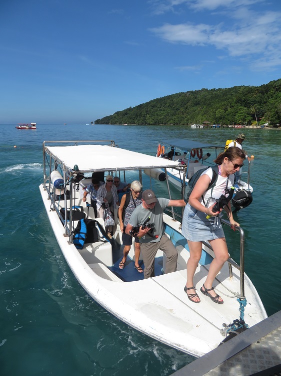 Stepping onto the jetty at Manukan Island