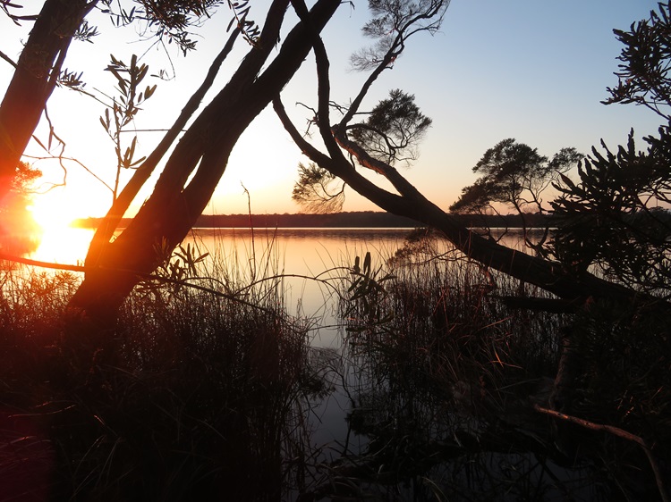 Views of Lake Maringup on The Bibbulmun Track