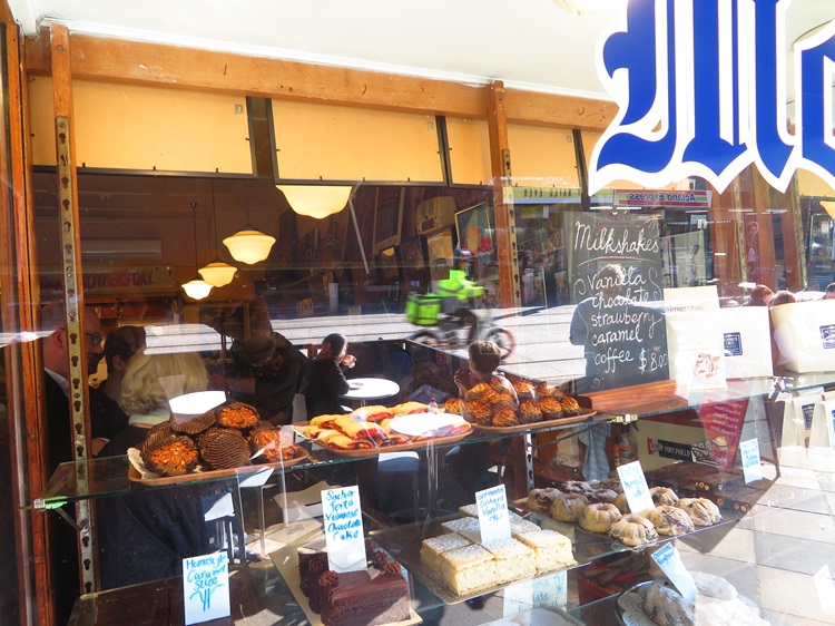 Monarch Cakes, St Kilda