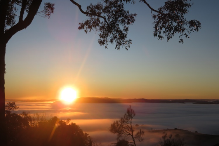 Sunrise over Mudgee - views from Mt Misery