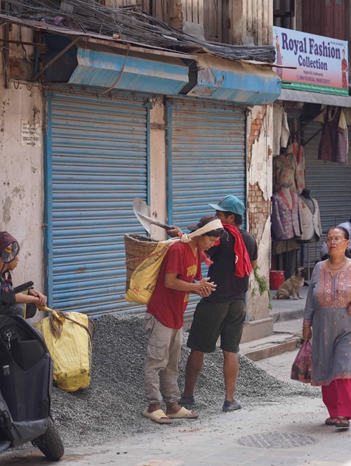 Building works and equipment, Kathmandu - style. Photo: The Husband
