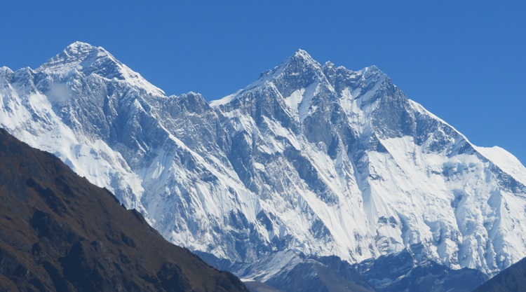 Spectacular mountain views after leaving Namche