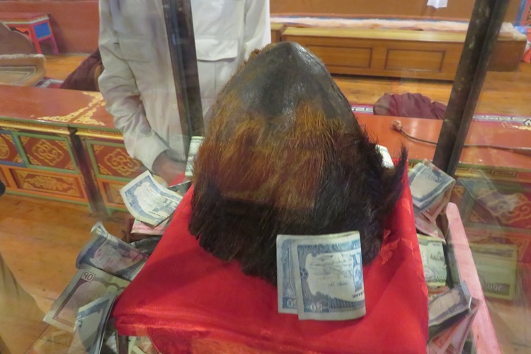 The Yeti skull - Inside the monastery in Khumjung