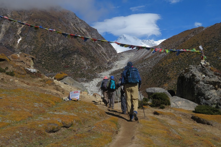 Walking adjacent to the glacier moraine on the way to Gokyo