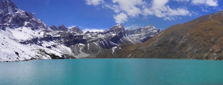 Mountain views on the Everest Base Camp Circuit, the Himalayas, Nepal