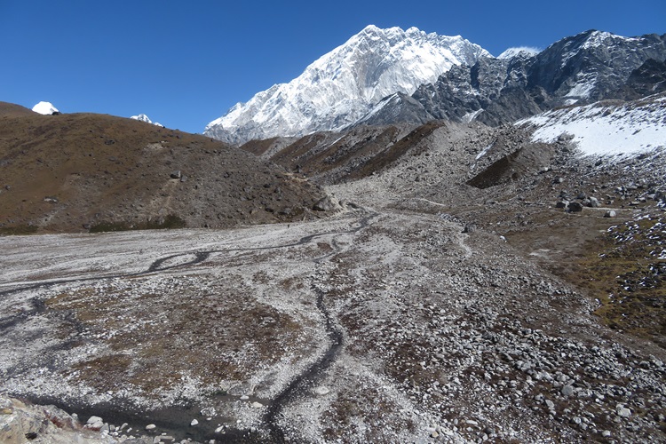 Heading north towards Lobuche, Nepal