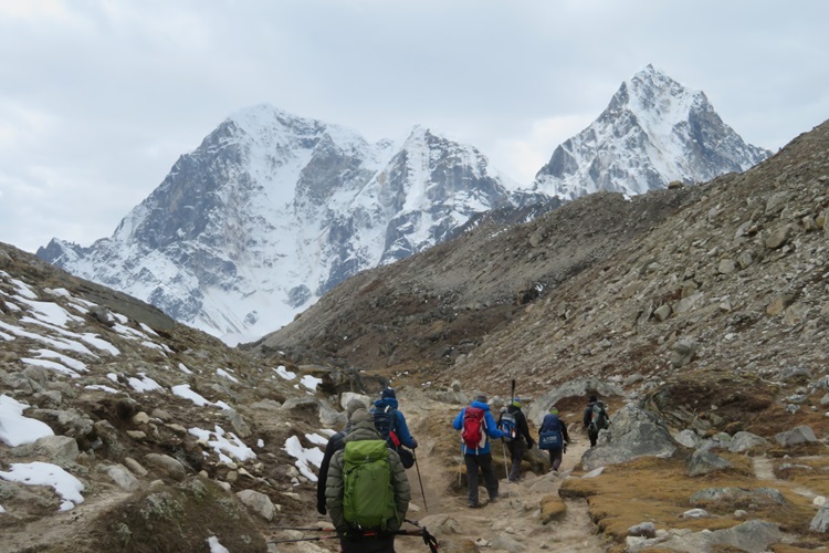 Making good time on the way back from Gorak Shep