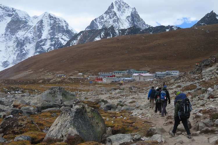 Making good time on the way back to Lobuche