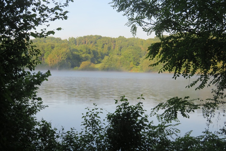 Water views on the Chemin de Saint Jacques