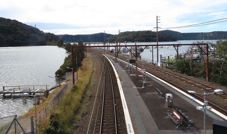Great North Walk from Cowan to Brooklyn, East Coast Australia