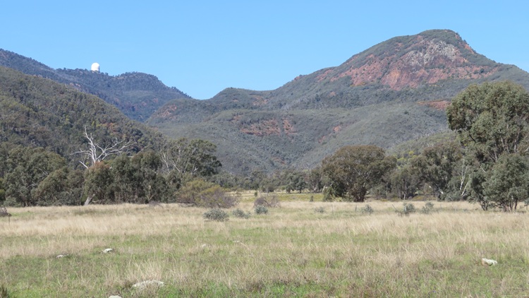 Views from the Belougery Fire Trail in the Warrumbungle National Park. 