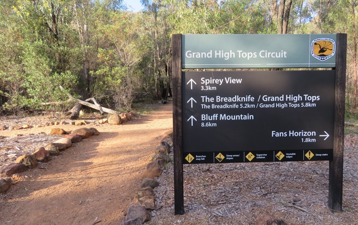 Setting out from Pincham carpark, Warrumbungle National Park.